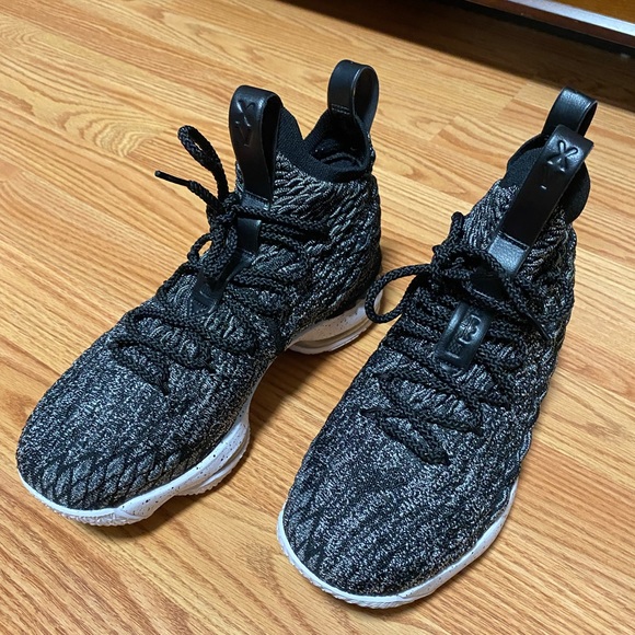 LeBron Nike 15 Ashes Size 5.5 - Picture 1 of 4